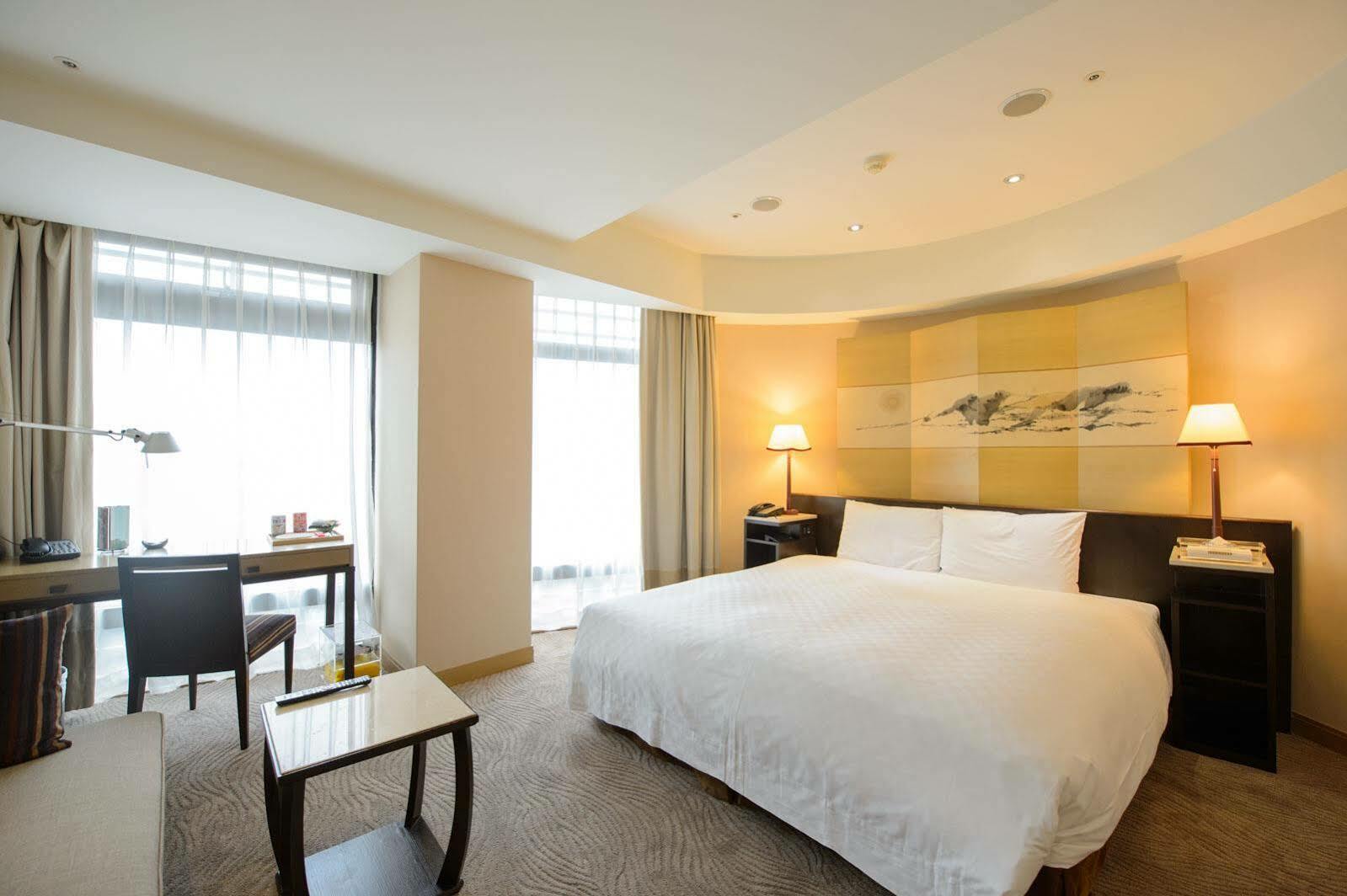 Landmark Inn New Taipei City Exterior photo