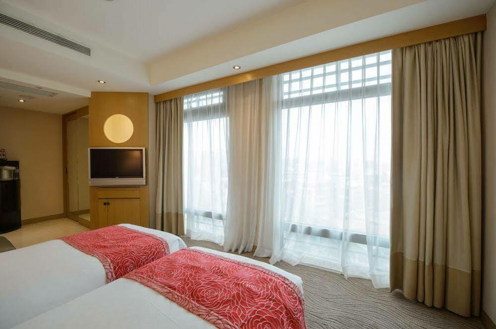 Landmark Inn New Taipei City Exterior photo